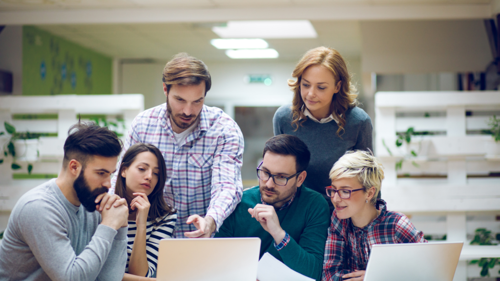 A principal systems architect diagramming a decentralized microservices network, optimizing asynchronous data pipelines, and auditing multi-tenant access layers on a secure software engineering monitor.